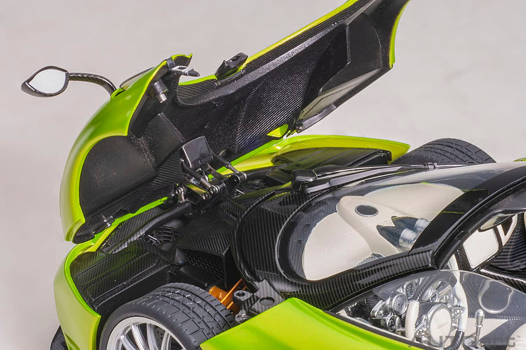 Autoart 1/18 帕加尼 Huayra Roadster 78288 浅绿色