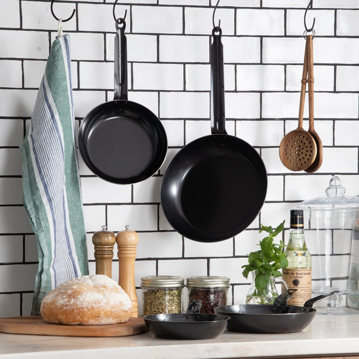 Endo Shoji Tkg 18cm Iron Frying Pan for Uniform Heat Conduction 0.67kg