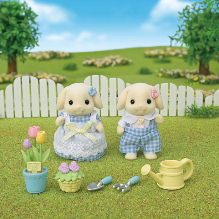 Epoch Sylvanian Families Flora 兔兄弟玩偶和家具套裝玩具娃娃屋適合 3 歲以上兒童