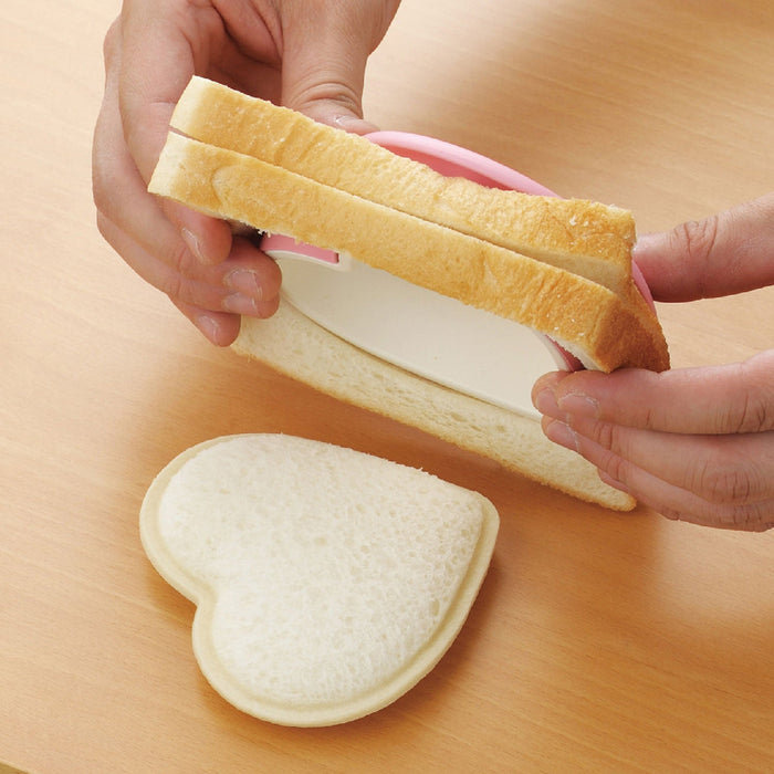 Akebono Heart-Shaped Sandwich Cutter & Sealer - Create Adorable Sandwiches